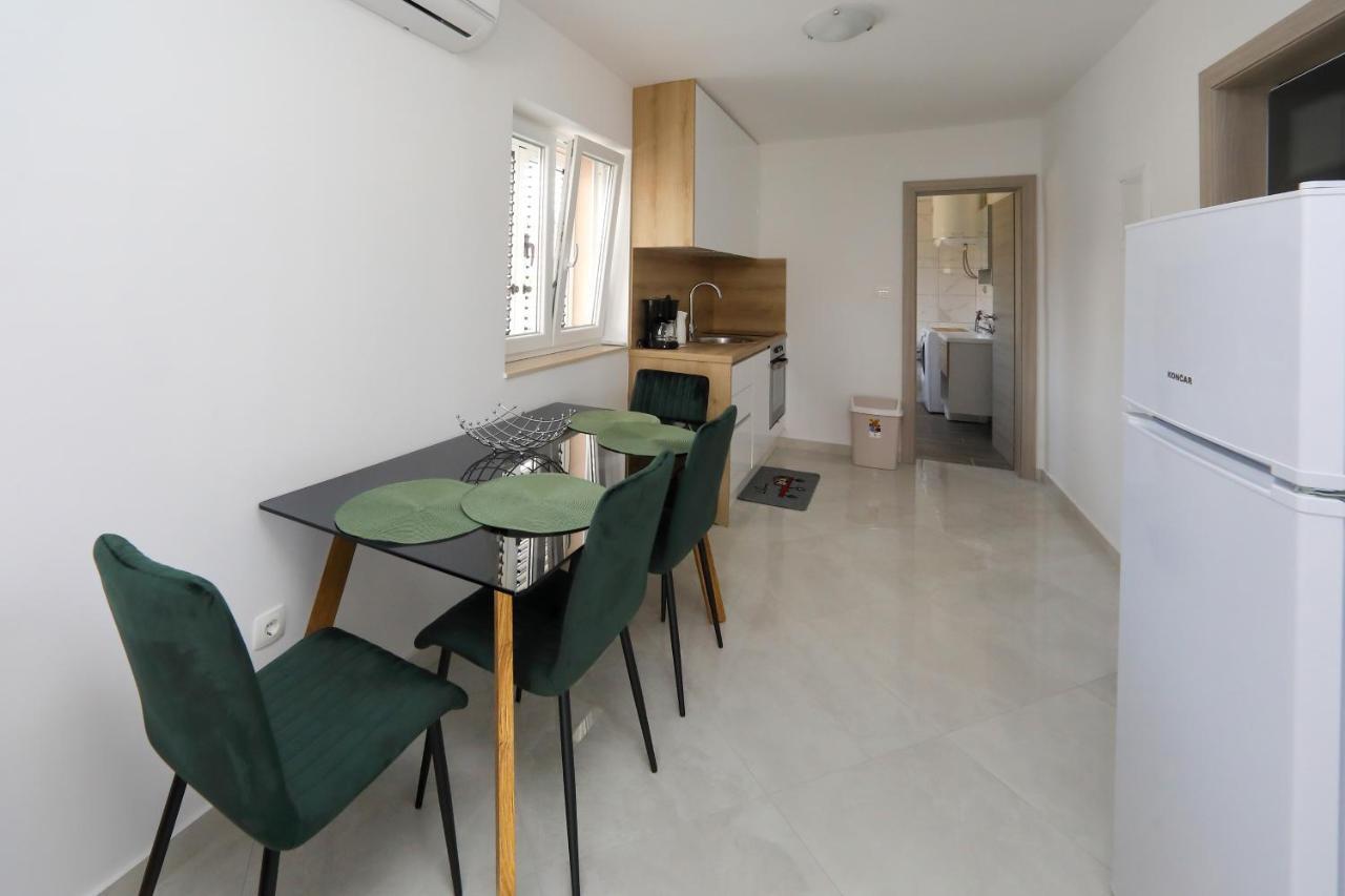 Alfonso Apartment *